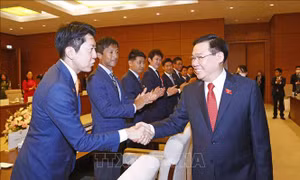 Chủ tịch Quốc hội Vương Đình Huệ tiếp Đoàn Ban Thanh niên Đảng LDP Nhật Bản