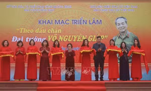 Khai mạc triển lãm 'Theo dấu chân Đại tướng Võ Nguyên Giáp'