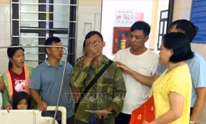 Mưa giông kèm sét làm ba người thương vong tại Điện Biên