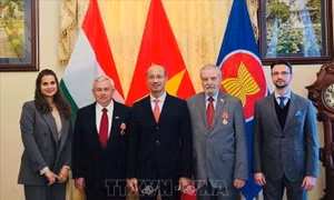 Việt Nam trao tặng Huân chương Hữu nghị cho những người bạn Hungary