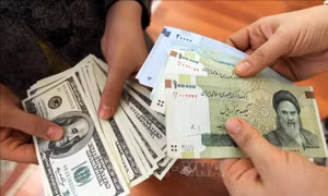 Giá đồng nội tệ của Iran giảm xuống mức thấp kỷ lục