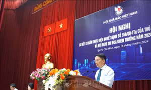 Khích lệ nhà báo thực hiện nhiều tác phẩm báo chí chất lượng cao