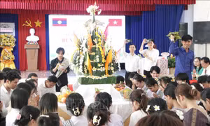 Không khí ngày Tết Bunpimay đầm ấm, vui tươi nơi xứ Quảng