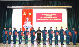 Cà Mau: Trao quyết định gọi sĩ quan dự bị vào phục vụ tại ngũ