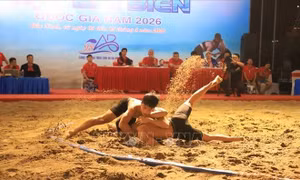 Gần 600 vận động viên tranh tài tại Giải Vô địch và vô địch trẻ Vật bãi biển quốc gia