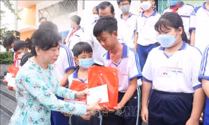 Mang Tết Trung thu đến với trẻ em có hoàn cảnh đặc biệt