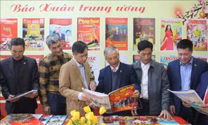 Đưa các ấn phẩm báo Xuân lên nền tảng số phục vụ bạn đọc
