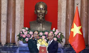 Thăng quân hàm Thượng tướng cho Phó Tổng tham mưu trưởng QĐND Việt Nam Phùng Sĩ Tấn