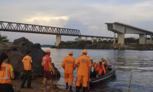 Công tác cứu hộ, cứu nạn trong vụ sập cầu tại Brazil gặp khó khăn