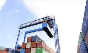 Tân cảng Sài Gòn tiếp nhận 12 cẩu cao cấp khung Genma - Kalmar RTG6+1