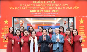 Trưởng ban Tuyên giáo và Dân vận Trung ương bầu cử tại phường Đại Mỗ (Hà Nội)