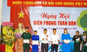 Nhiều hoạt động ý nghĩa tại Ngày hội biên phòng khu vực biên giới biển Sóc Trăng
