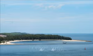 Phát triển trục du lịch từ đầm phá ven biển