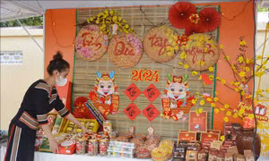 Chợ phiên @ Buôn Ma Thuột thu hút du khách
