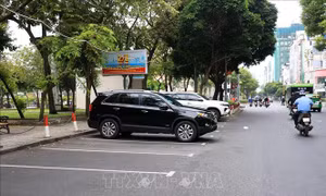 Vướng mắc triển khai thu phí lòng đường, hè phố tại TP Hồ Chí Minh