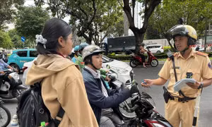 Thượng tôn pháp luật để xây dựng văn hóa giao thông an toàn