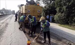 Đề xuất tạm dừng thu phí cầu Bến Thủy