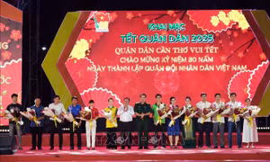 Khai mạc Tết quân dân 2025 ở Cần Thơ