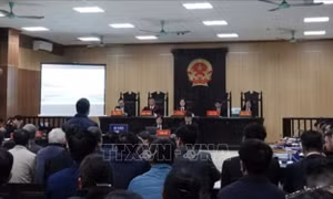 Mở lại phiên tòa xét xử sơ thẩm nguyên lãnh đạo tỉnh Thanh Hóa 