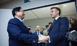 Thủ tướng Phạm Minh Chính gặp Tổng thống Pháp Emmanuel Macron