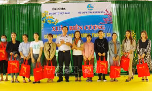 'Xuân biên cương' với gia đình quân nhân huyện đảo Trường Sa