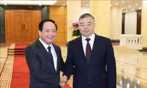 Trưởng Ban Tuyên giáo và Dân vận Trung ương Trịnh Văn Quyết hội đàm với Trưởng Ban Tuyên truyền Trung ương Đảng Cộng sản Trung Quốc Lý Thư Lỗi