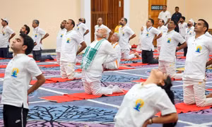 Lễ kỷ niệm Ngày Quốc tế Yoga tại vùng đất Hồi giáo Kashmir