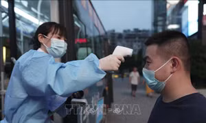 Trung Quốc: Các triệu chứng của COVID-19 có thể kéo dài 1 năm
