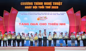 Rộn ràng Ngày hội tuổi thơ 'Mùa xuân cho em'