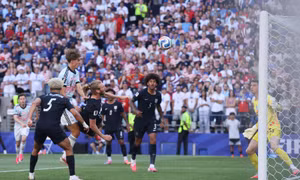 World Cup 2026: Tuyển Mỹ dừng chân nhưng trái bóng tròn đã chinh phục 'Xứ Cờ hoa'