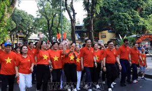 Cùng Việt Nam tiến bước - Một nhịp đi, triệu niềm tự hào
