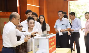 Đại sứ quán Việt Nam tại Lào phát động quyên góp ủng hộ người dân vùng bão lũ ở cả Việt Nam và Lào