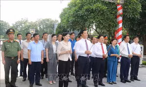 Dâng hương nhân kỷ niệm 112 năm ngày sinh Tổng Bí thư Nguyễn Văn Cừ