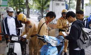 Nâng cao ý thức chấp hành pháp luật về ATGT cho học sinh, sinh viên