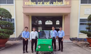 Nhóm sinh viên chế tạo mô hình ô tô điện 