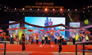 Khai mạc Lễ hội PuTaLeng 'Về miền Đỗ quyên'