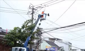 Cấp điện trở lại cho khoảng 650.000 khách hàng sau bão số 6