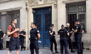 Hỗn loạn tại Paris, gần 130 người bị bắt 