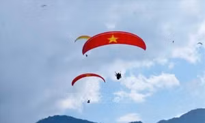 Khai mạc Festival 'Bay trên miền danh thắng - mùa vàng 2024'
