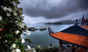 Vẻ đẹp thắng cảnh Đền Chúa Thác Bờ và động Thác Bờ