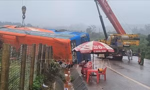 Khẩn trương khắc phục hậu quả vụ lật xe ô tô chở khách trên địa bàn tỉnh Gia Lai