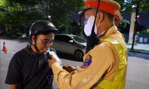 Hà Nội: Siết chặt kiểm soát nồng độ cồn, số vụ tai nạn giao thông giảm mạnh