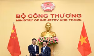 Việt Nam - Trung Quốc duy trì và phát triển mạnh hơn quan hệ kinh tế, thương mại