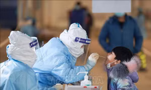 Quảng Châu (Trung Quốc) chạy đua với các biến thể virus SARS-CoV-2 từ Ấn Độ