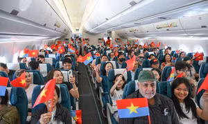 Vietnam Airlines tổ chức chuyến bay đặc biệt kỷ niệm 51 năm Ngày Giải phóng miền Nam