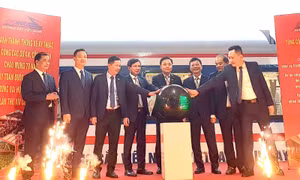 Đường sắt khánh thành công trình hiện đại hóa 162 toa xe khách