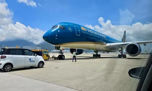 Tàu bay Vietnam Airlines hạ cánh khẩn cấp tại Hồng Kông do hành khách gặp vấn đề sức khỏe