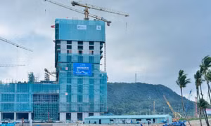Coteccons triển khai chương trình 'Làm đẹp bãi biển - Kiến tạo Đảo xanh'