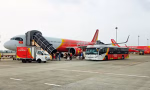 Vietjet tự phục vụ mặt đất: Tỷ lệ đúng giờ tại Tân Sơn Nhất tăng mạnh, sẵn sàng cho mùa cao điểm cuối năm