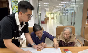 Người dân ở ‘đất vàng’ ven hồ Hoàn Kiếm nhận tiền bồi thường làm quảng trường phía đông
